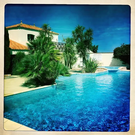 Barataud キャンプ場 3*