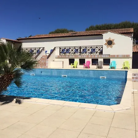 Barataud キャンプ場 3*